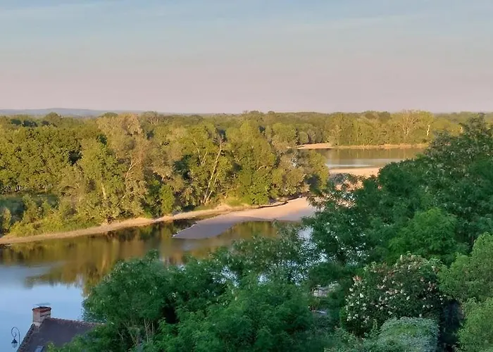 Le Belvedere De Loire فندق مبيت وإفطار 3*